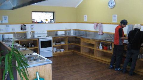 Arthur's Pass YHA, Mountain House Lodge - Tourism Bookings NZ 1