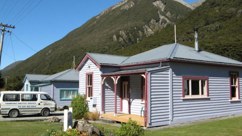 Arthur's Pass YHA, Mountain House Lodge - Tourism Bookings NZ 2