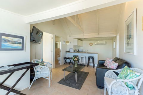 Villa Palm Views - Tourism Bookings NZ 1