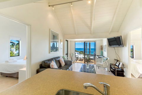 Villa Palm Views - Tourism Bookings NZ 2