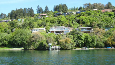 Beachside Holiday Taupo - Tourism Bookings NZ 0