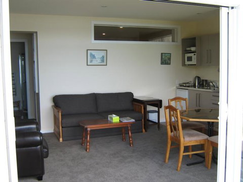 Beachside Holiday Taupo - Tourism Bookings NZ 1