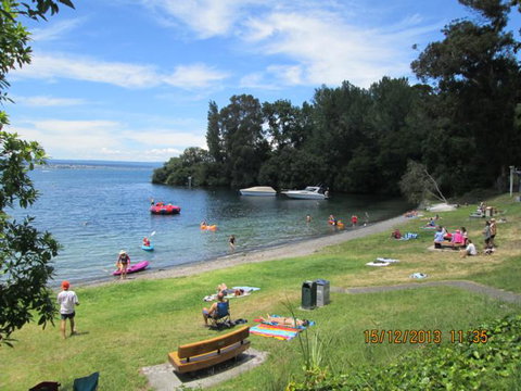 Beachside Holiday Taupo - Tourism Bookings NZ 2