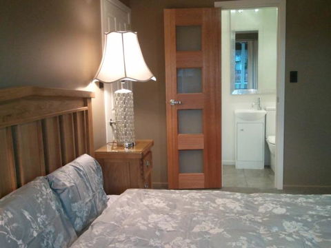 Designer Cottage B&B - Tourism Bookings NZ 10