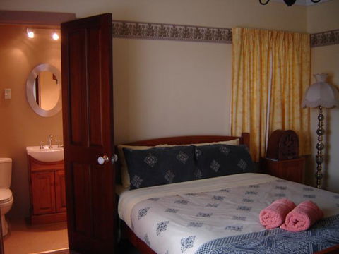 Designer Cottage B&B - Tourism Bookings NZ 11