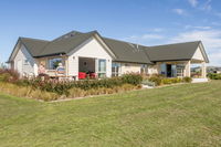 Ribbonwood Country House