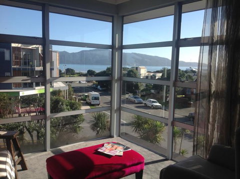 Top Floor Bed And Breakfast - Tourism Bookings NZ 1