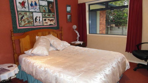 Bird Haven B & B - Tourism Bookings NZ 1