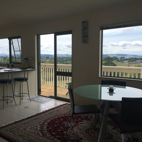 The Candlemaker's Country Cottage - Tourism Bookings NZ 0