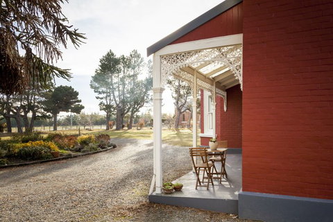 Maniototo Lodge Bed & Breakfast - Tourism Bookings NZ 1