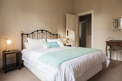 Maniototo Lodge Bed & Breakfast - Tourism Bookings NZ 4