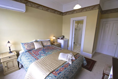 Bard House B&B Heritage Accommodation - Tourism Bookings NZ 5