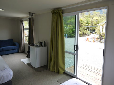 Franz Josef Holiday Rentals - Tourism Bookings NZ 7