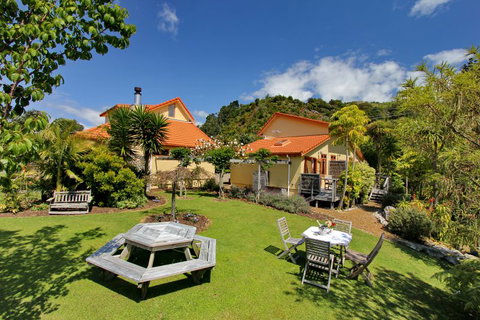 Mussel Bed Boutique B&B / Cottage - Tourism Bookings NZ 1