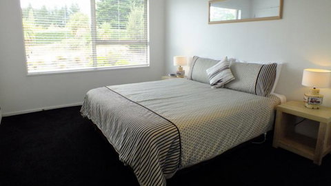Copper Beech Wanaka - Luxury Apartments - Tourism Bookings NZ 2