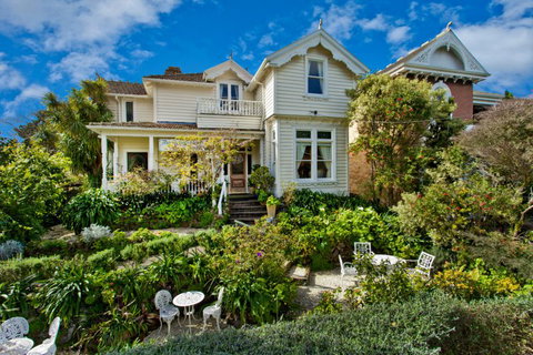 Peace And Plenty Inn - Tourism Bookings NZ 0