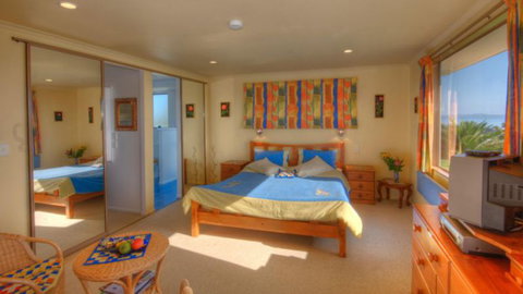 Carneval Ocean View - Tourism Bookings NZ 3