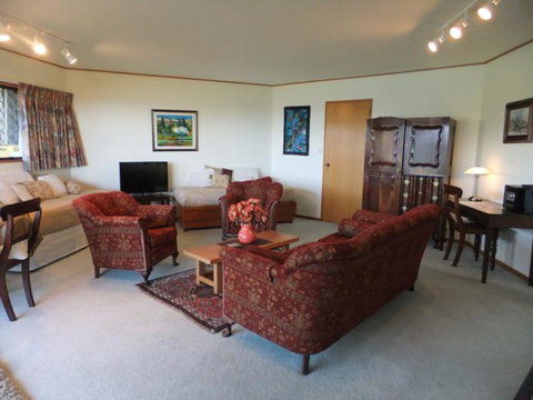 Coastal Heights Apartment And B&B - Tourism Bookings NZ 2