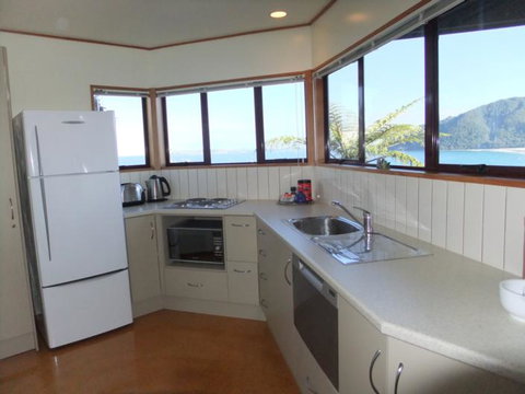 Coastal Heights Apartment And B&B - Tourism Bookings NZ 3