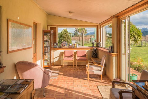 Straw Lodge - Tourism Bookings NZ 3
