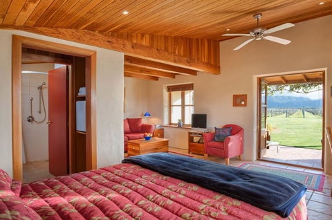 Straw Lodge - Tourism Bookings NZ 12