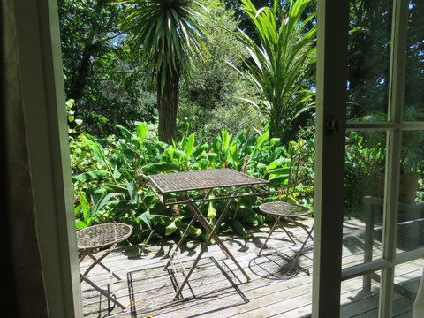 Bird Gardens Cottage - Tourism Bookings NZ 3