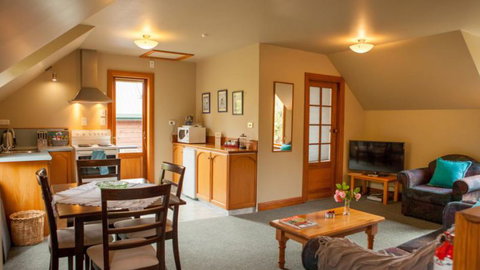 Awatuna Homestead - Tourism Bookings NZ 7