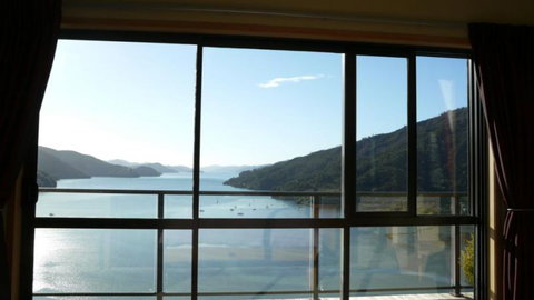 Okiwa Bay Lodge - Tourism Bookings NZ 5