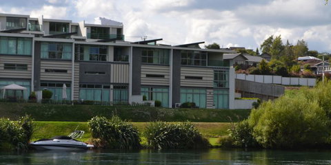 Riverside 2 Taupo Riverfront Apartment - Tourism Bookings NZ 8