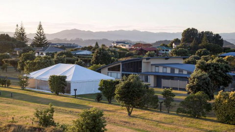 Surf And Sand Ohope's Beachfront Accommodation - Tourism Bookings NZ 1