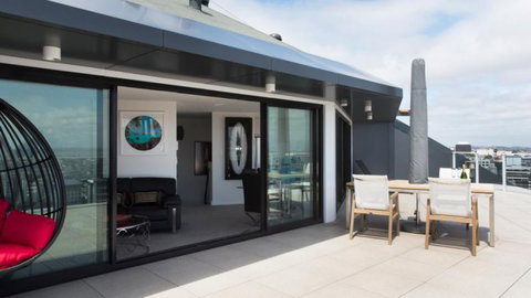 Penthouse Views - Auckland Holiday Apartment - Tourism Bookings NZ 10