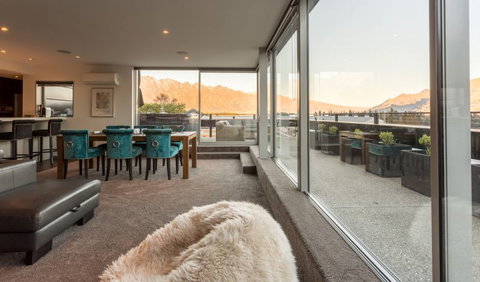 Penthouse On Hallenstein - Tourism Bookings NZ 9