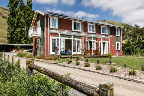 The Pear Orchard Lodge - Tourism Bookings NZ 1