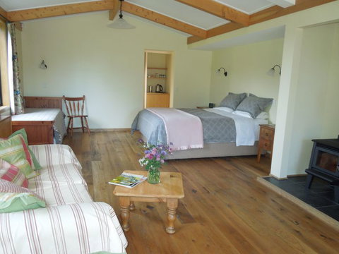 Kingfisher House - Tourism Bookings NZ 1