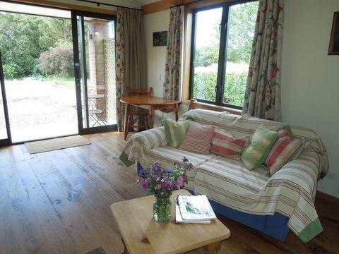 Kingfisher House - Tourism Bookings NZ 2