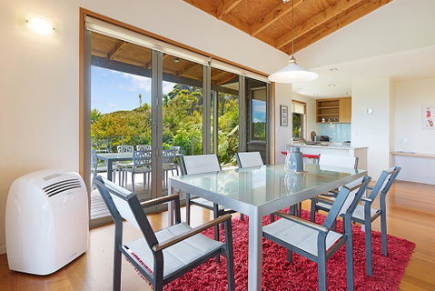 Sea Of Green Lookout - Piha Holiday Home - Tourism Bookings NZ 2
