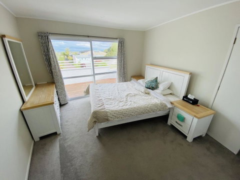 Sea View 2 Rooms Share Bathroom202-203 - Tourism Bookings NZ 2