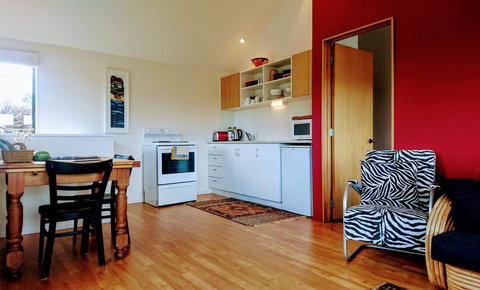 Shelly Beach Studio - Tourism Bookings NZ 2