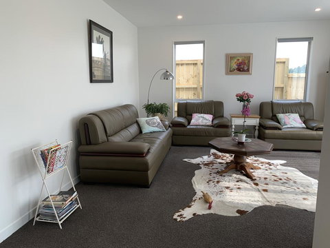 Silverdale Green Valley Holiday House - Tourism Bookings NZ 3