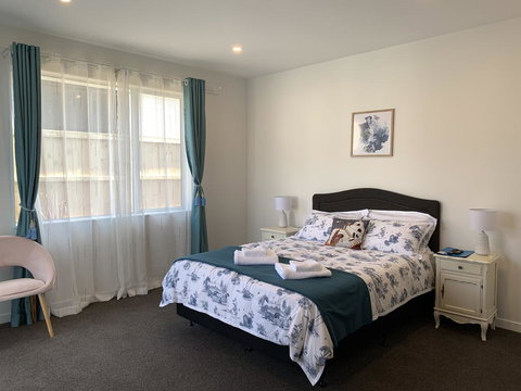 Silverdale Green Valley Holiday House - Tourism Bookings NZ 0