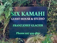 Six Kamahi Guest House  Studio