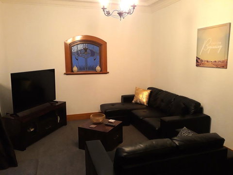 St Clair Holiday House - Tourism Bookings NZ 1