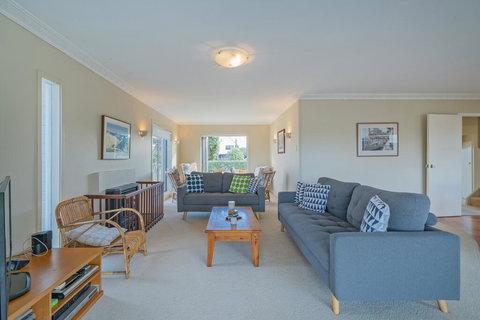 Sunshine Retreat - Pauanui Holiday Home - Tourism Bookings NZ 2