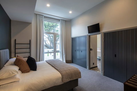The Burlington Apartment Dunedin - Tourism Bookings NZ 1