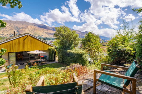 The Central Lookout - Wanaka - Tourism Bookings NZ 0