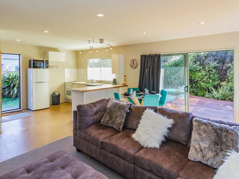 The Miharo Lodge - Rangataua Holiday Home - Tourism Bookings NZ 2