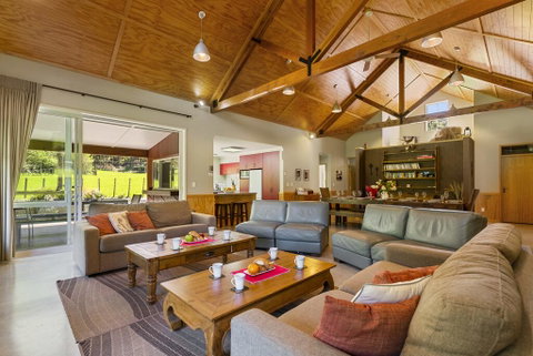 The Red Barn - Lake Okareka Holiday Home - Tourism Bookings NZ 1
