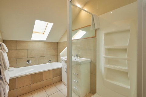 The White Morph - Heritage Collection - Tourism Bookings NZ 2