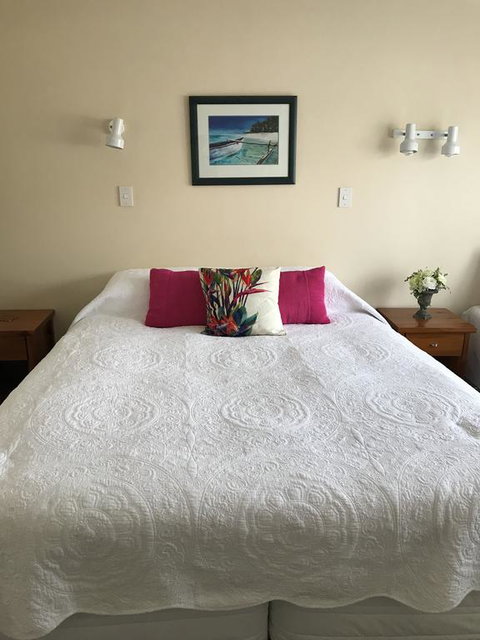 Tipi And Bobs Waterfront Lodge - Tourism Bookings NZ 3