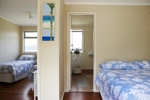 Tipi And Bobs Waterfront Lodge - Tourism Bookings NZ 0